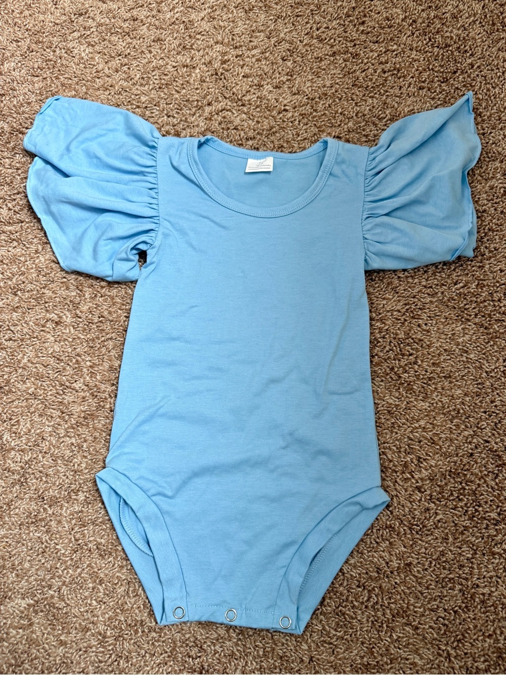 NWOT Ruffle Sleeved Body Suit